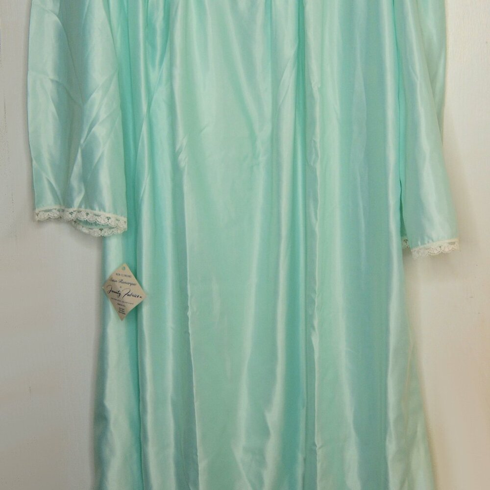 NAJLA NY pale gr Satin Nightgown NWT Sz Medium